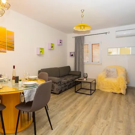 Angie Apartment Makarska